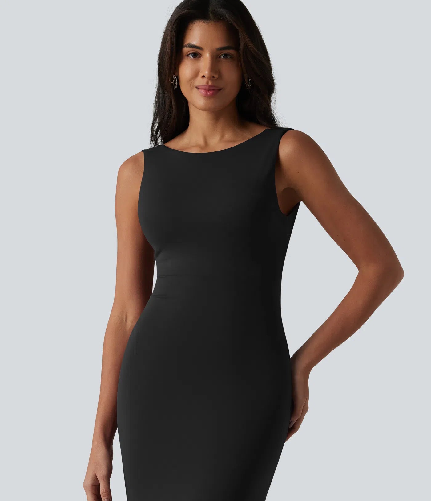 Vestido midi sin mangas con escote barco y sujetador incorporado