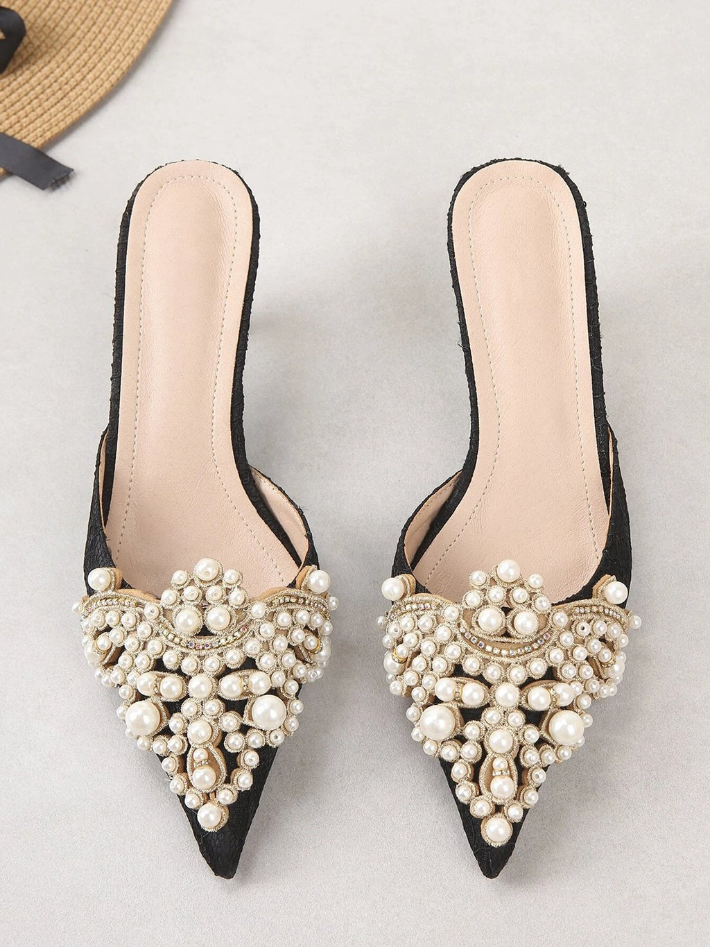 Mules Punta Fina Negro con PerlaS