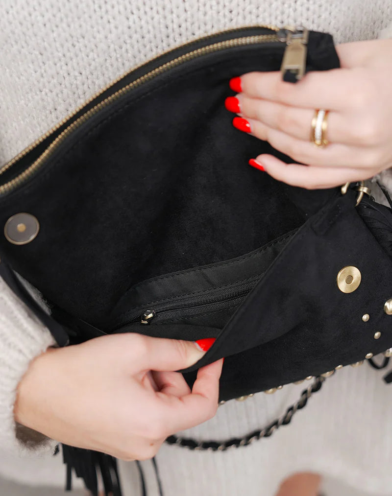Bolso Clutch de Gamuza con Tachas y Flecos