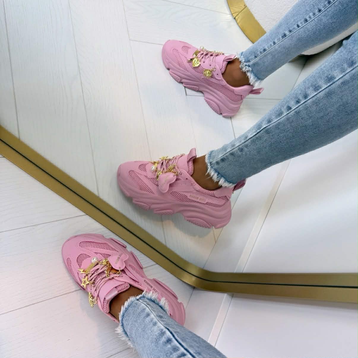 Sneakers Chunky con Charms Dorados